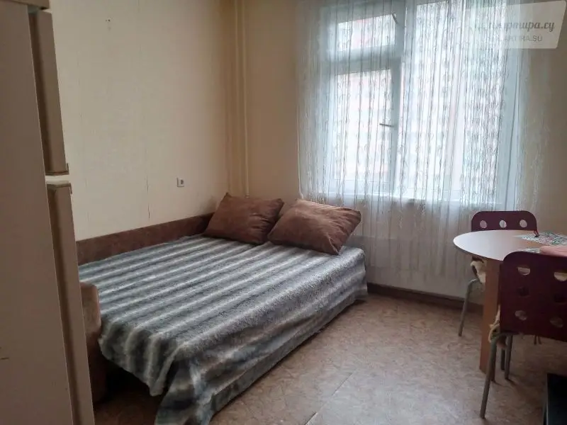 Бурнаковская улица, 77