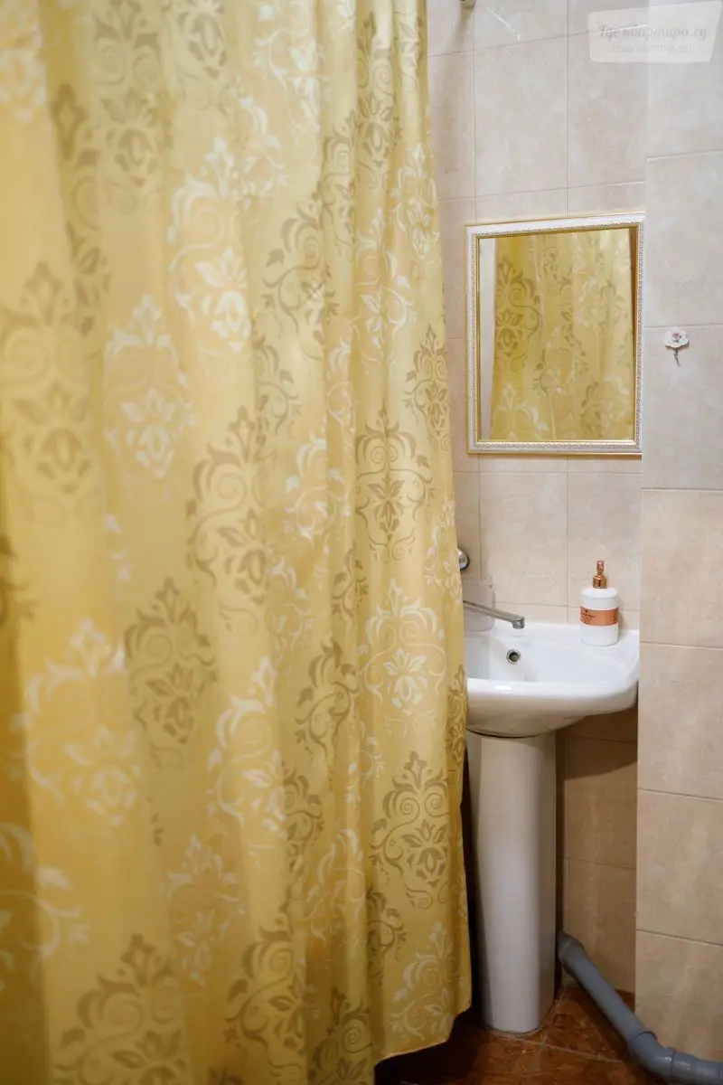 Революционная улица, 7