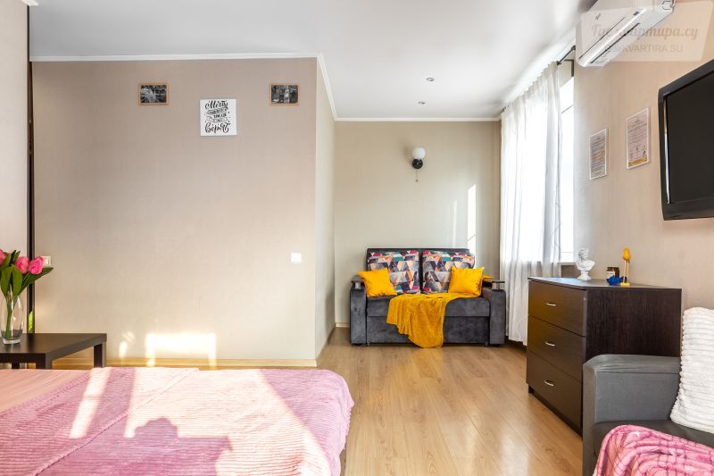 бульвар Комарова, 9