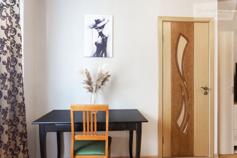 Революционная улица, 72