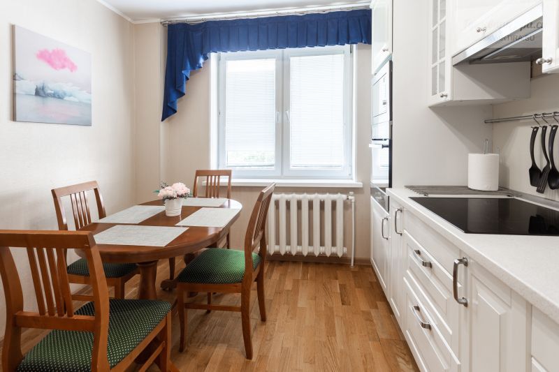 Революционная улица, 72