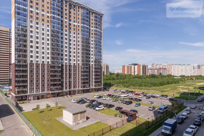 Среднерогатская улица, 13к1
