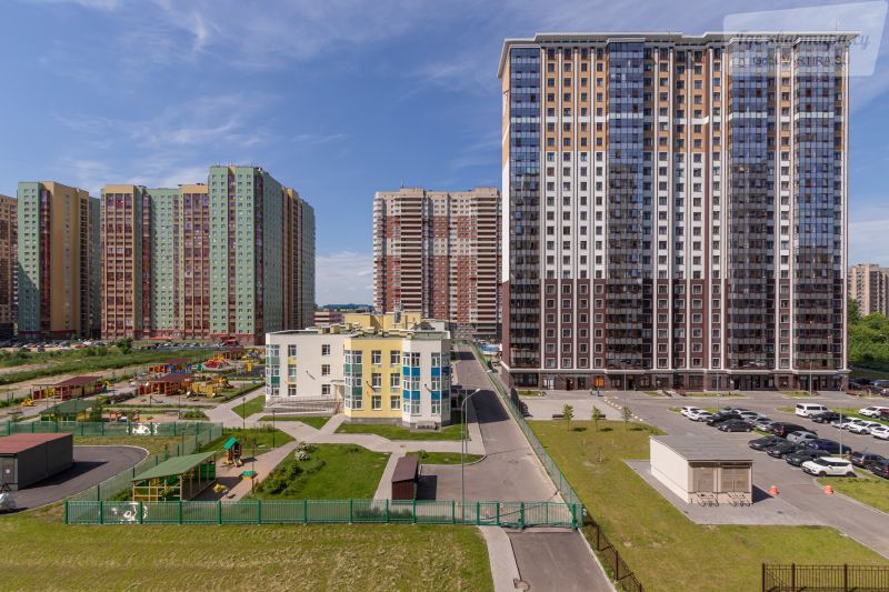 Среднерогатская улица, 13к1
